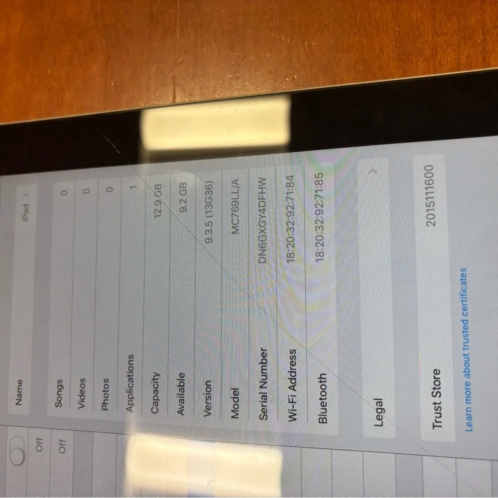 Apple iPad 2nd Generation - 16 GB